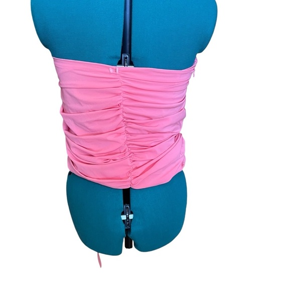 Místress Rocks Coral Ruffled Strapless Cropped Top - Picture 2 of 3